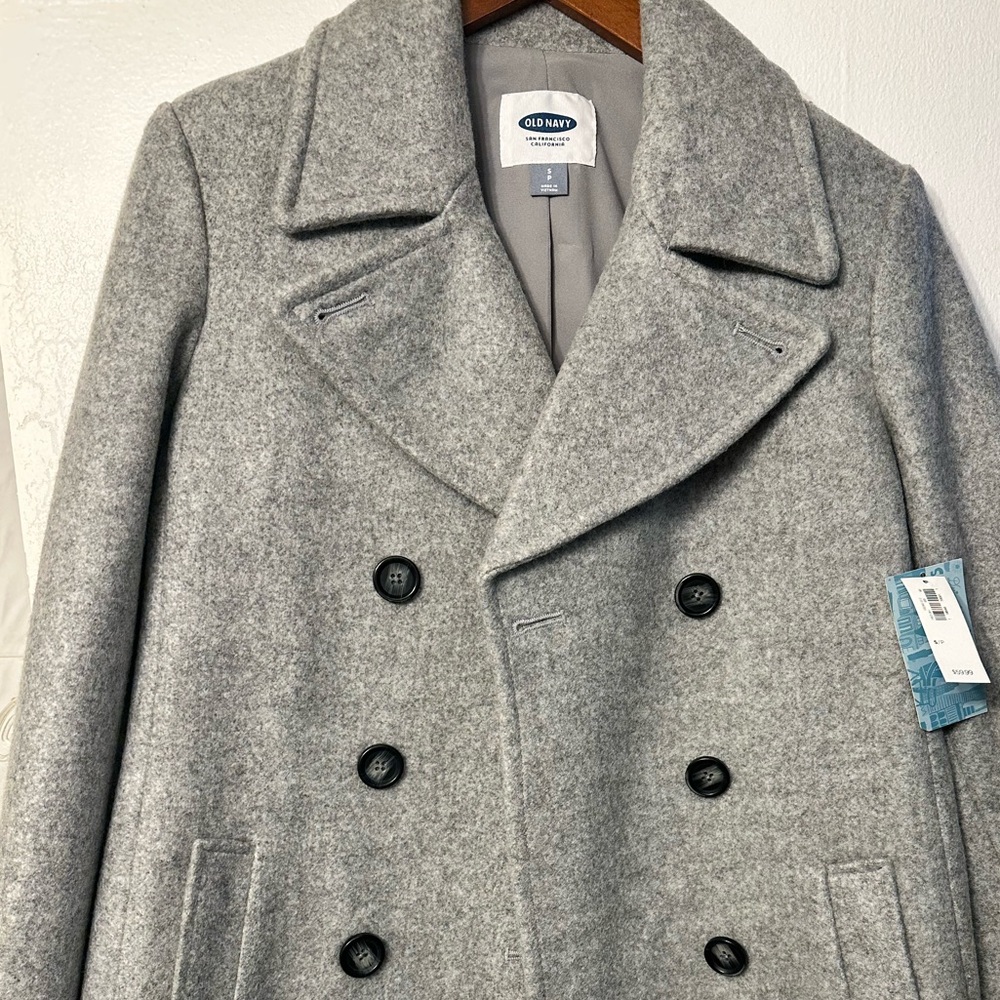Old navy coat in light grey, size small